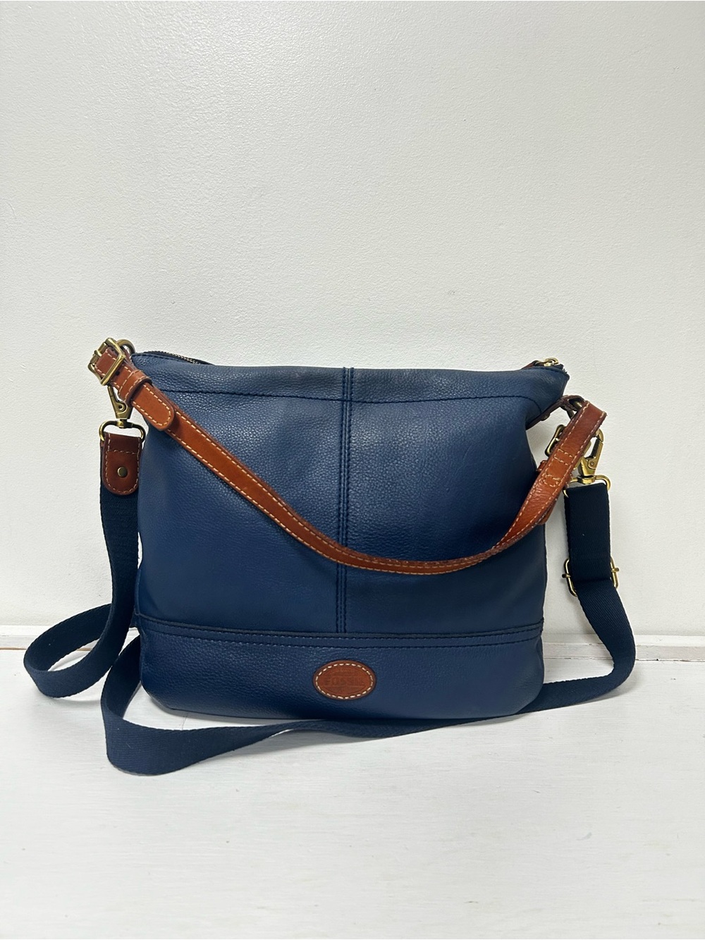 Vintage Fossil Navy Blue Pebbled Leather Crossbody Shoulder Bag Adjustable Strap
